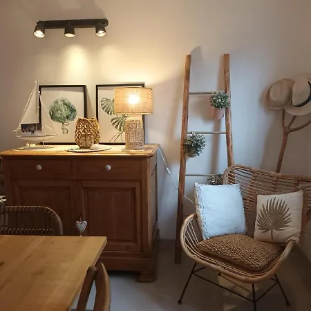 Alojamento de Acomodação e Pequeno-almoço Jolie Petite Côte D'azur.