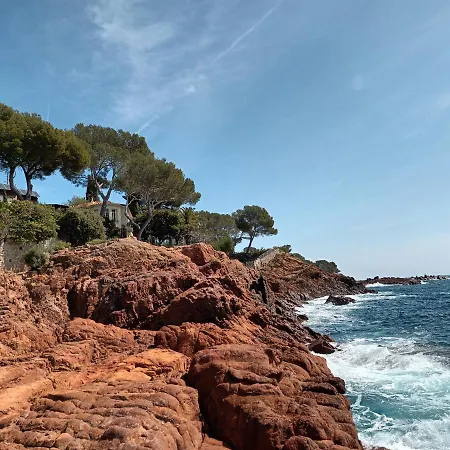 Alojamento de Acomodação e Pequeno-almoço Jolie Petite Côte D'azur. Fréjus