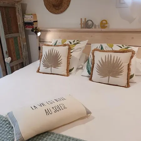 Jolie Petite Cote D'azur. * Fréjus