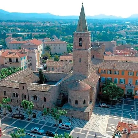 Jolie Lalou Cote D'azur Bed & Breakfast Frejus